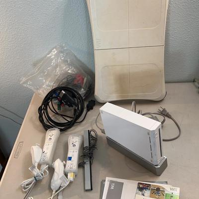 Nintendo Wii RVL-001, Wii sports, 2 Controllers, + Wii Balance Board