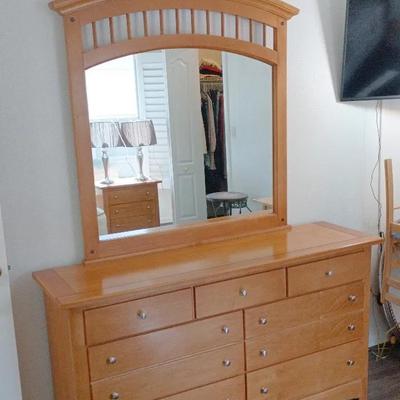 Vaughn Furniture Dresser 62x18x34 W/ Mirror 44x47 