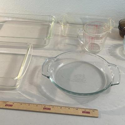 Pyrex Lot - Casserole Dishes, Pie Pan, & Custard Dishes