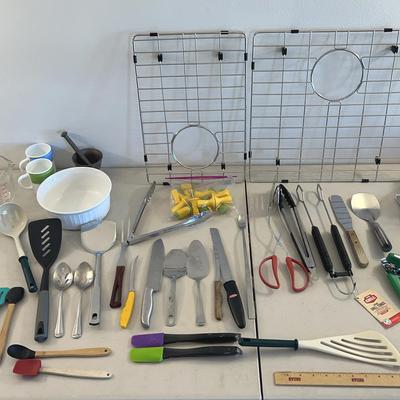 Kitchen, utensil lot - Martha Stewart Knife, Sharper Image Knife Set, Pyrex , Arcoroc Mugs+