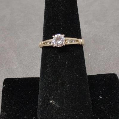 Circular Cut Diamond & 14k Gold Ring 