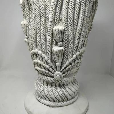 Resin Grecian-style Pedestal 