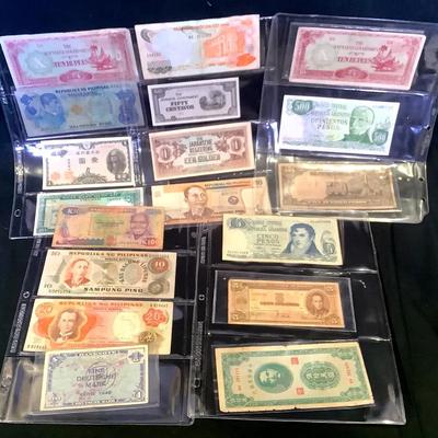 18 Foreign Bank Notes