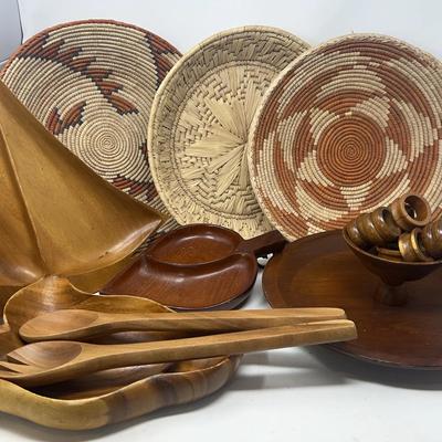 Baskets And Trays