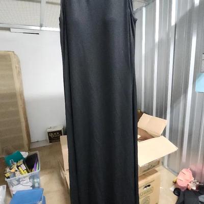 Black Sleeveless Sheath Dress by Barbara Ann, Size L