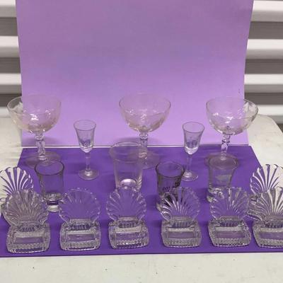 Various Pieces Of Glassware 
