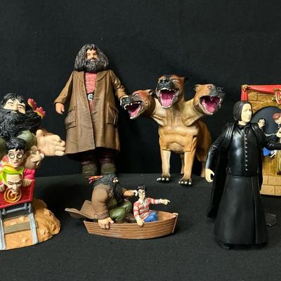 Harry Potter And Hagrid Figurines