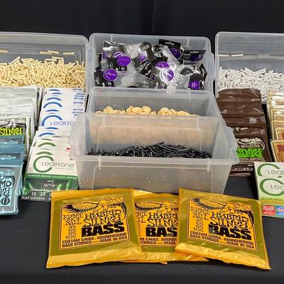 Guitar Picks / Pegs / Knobs & Strings