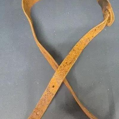 44" Vintage Planet Waves Distressed Leather Guitar Strap