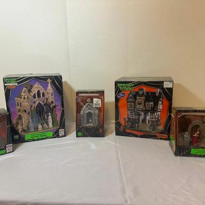 Lemax Spooky Town 