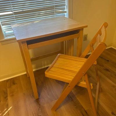 Light Wood Desk With Chair 