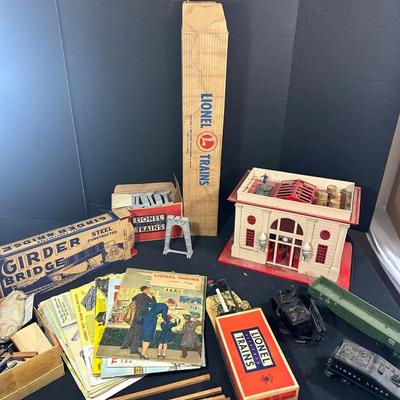 Lionel Items Incl Station