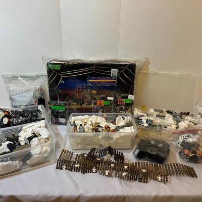 Mystery Spooky Town Accessories