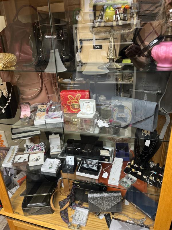 Sale Photo Thumbnail #24