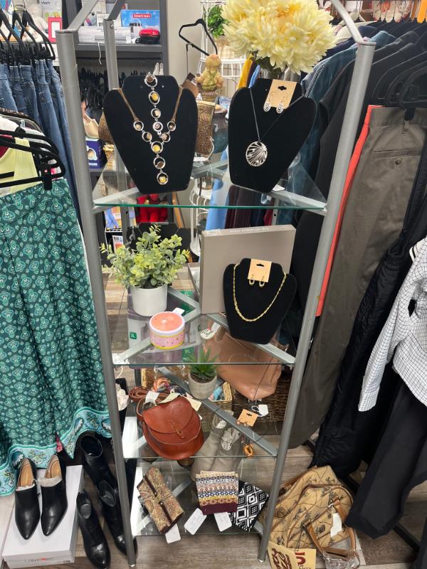 Sale Photo Thumbnail #46