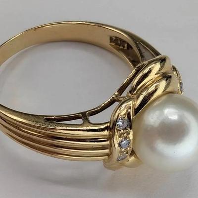 14K Gold & Pearl Ring w/ Diamond Accents...Sz 7.25