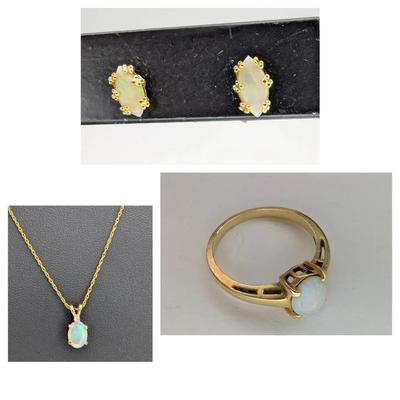 14K Gold & Opal Ring, Necklace & Earrings Set 