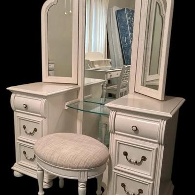 Sale Photo Thumbnail #194