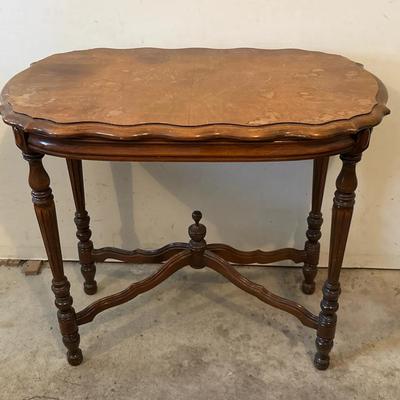 Vintage Ornate Oval Side Table with Carved Legs
