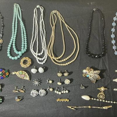 Large Vintage Costume Jewelry Lot – Necklaces, Brooches, Pins, Earrings & More