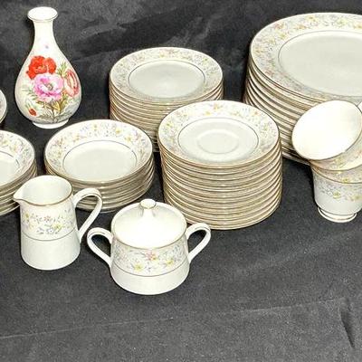 Noritake Delevan Fine China Dinnerware Set