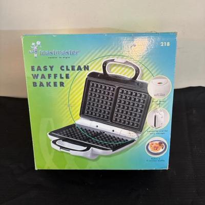 Toastmaster Easy Clean Waffle Baker – Model 218 (New in Box)