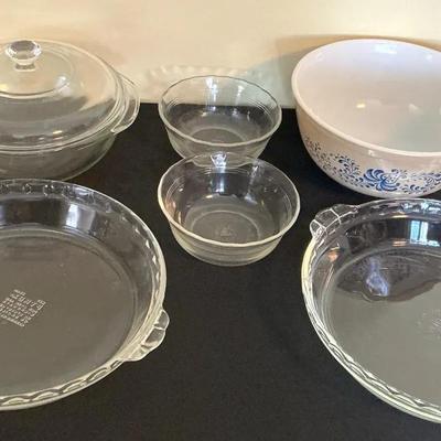 Mixed Lot of Vintage Pyrex Glass Bakeware & Bowls