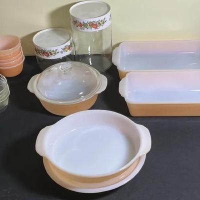 Tan Pyrex Baking Dishes 