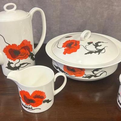 Wedgwood Susie Cooper Cornpoppy Bone China Tea Pot, Sugar Caddy, Cream Pitcher, & Serving Bowl