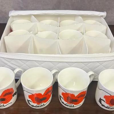 Wedgwood Susie Cooper Cornpoppy Bone China Tea Cups 12-Piece Set In Zipper Case