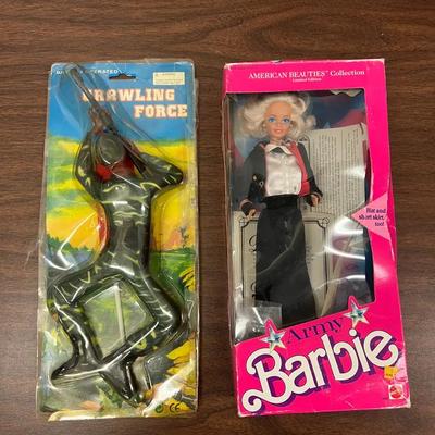 Vintage Toys - Army Barbie American Beauties Collection- Crawling Force Action Figure 
