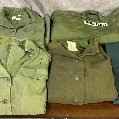 1970’s Army Green Uniform And Helmet Bag 