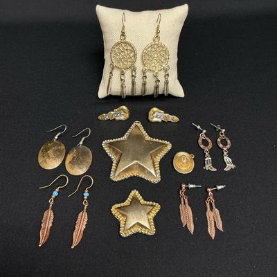 Gold Toned Western Styled Bolo Ties And Earrings 