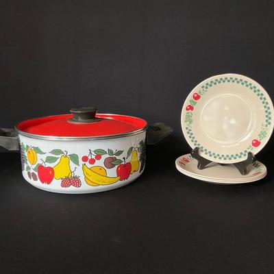 Vintage Stock Pot And Corelle Plates