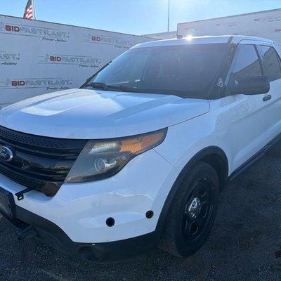 235 • 2014 ford explorer