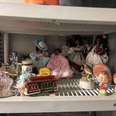 8202 • dolls and decorations