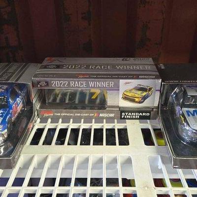 6104 • lionel racing die cast nascar collectibles