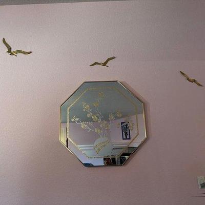 8162 • mirror and 3 wall decorations