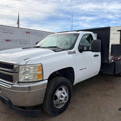 130 • 2011 chevrolet silverado low miles!!!
