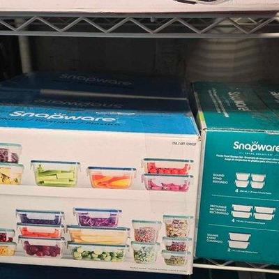 4088 • (3) snapware plastic tupperware sets