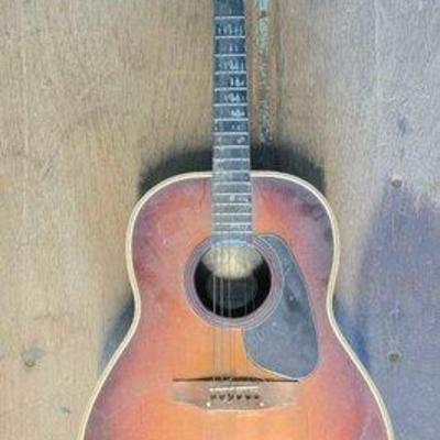 3514 • applause acoustic guitar