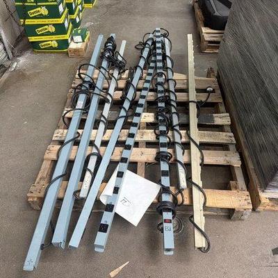 2559 • (8) apc surge protectors