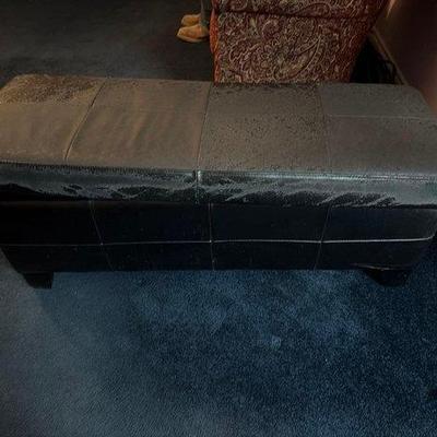 8602 • ottoman with storage