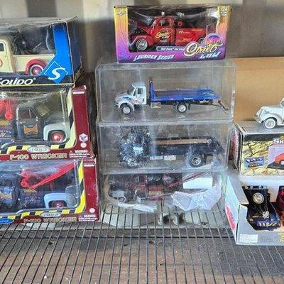 4014 • die cast tow trucks