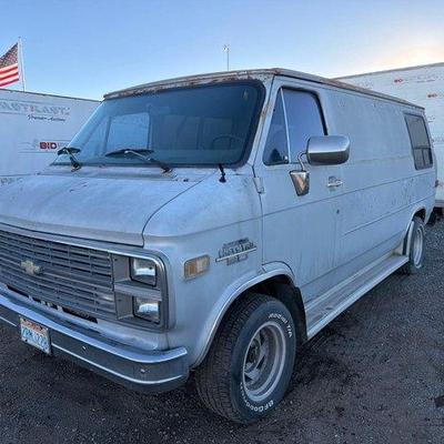 210 • 1984 chevrolet g20 van
