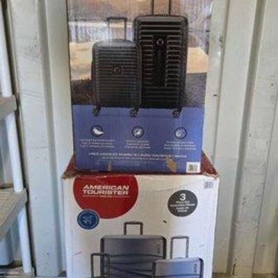 4510 • (2) luggage sets