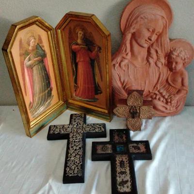 Religious Decor Lot – Madonna Wall Plaque, Triptych Angel Art, & Ornate Crosses