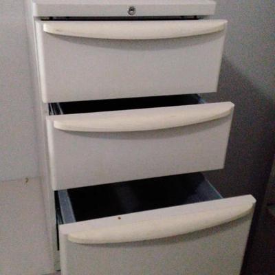 3-Drawer Mobile Pedestal 3/3/12 With Castors