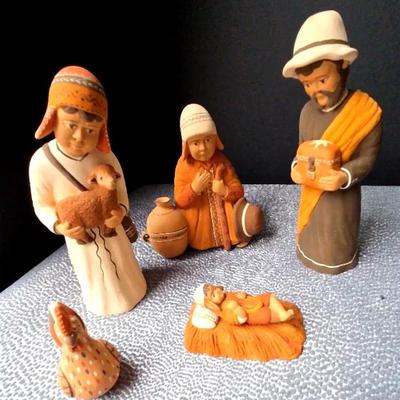 Handcrafted Peruvian Nativity Set – 6-Piece Clay Figurines, Folk Art Style, Detailed & Colorful