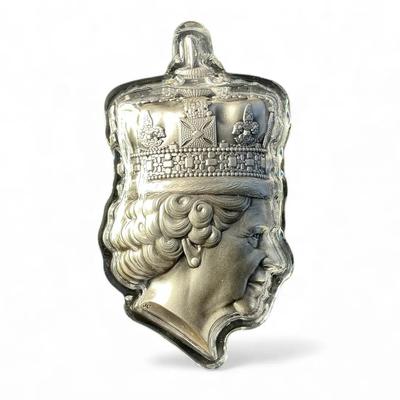 2022 Ascension Island £5 .999 Silver Queen Elizabeth Shaped Portrait Coin